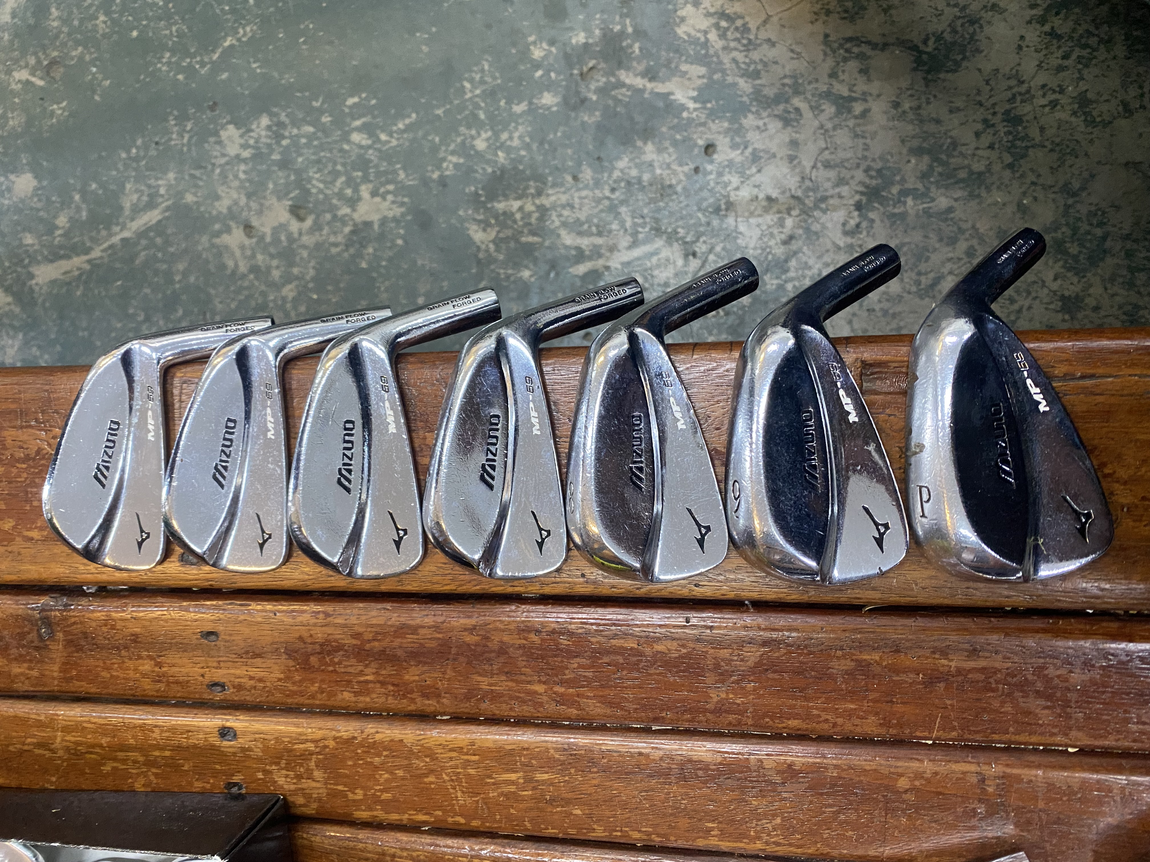 Mizunos MP69 - Thumbnail 2